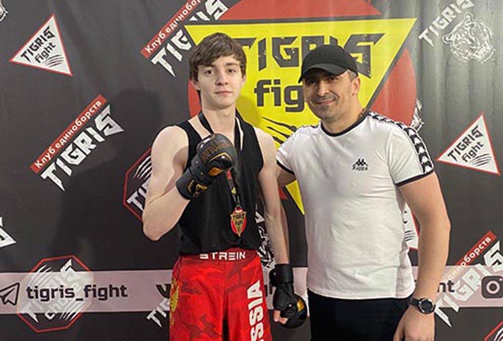 Студент АНО ПОО ПАПК Хасаев Рахим завоевал первое место в соревнованиях по ММА в Москве