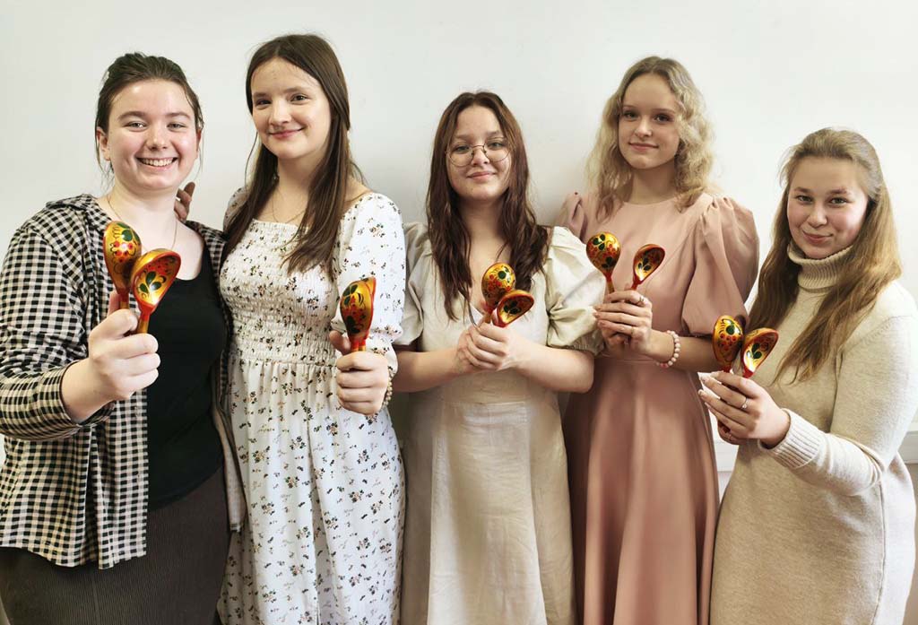 Музыкальный праздник для мам: открытый урок и теплые поздравления!